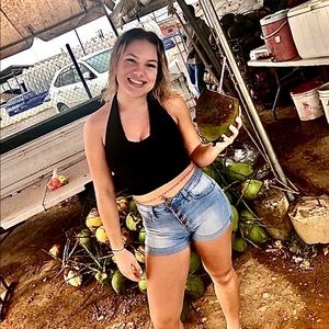 Meet your Posher, Jacquelyn